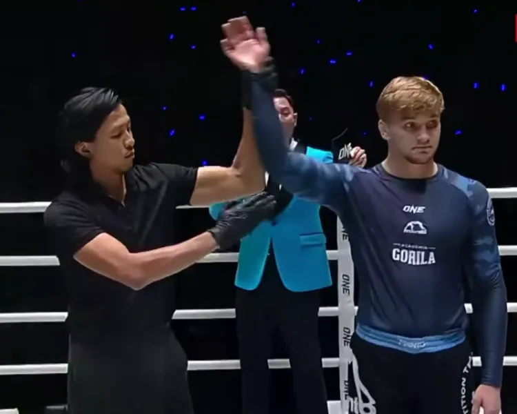 Paweł Jaworski Submits Rafael Lovato Jr. at ONE Fight Night 47